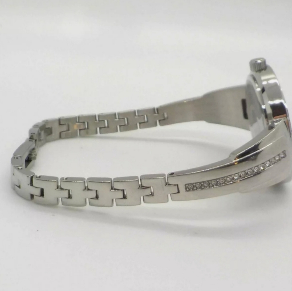 **SOLD** Bulova Women's 96X152 Dress Crystal Silver Watch - Picture 7 of 9